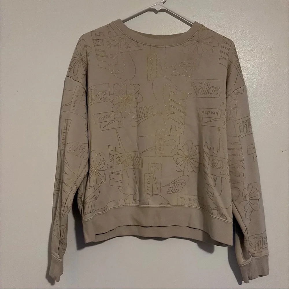 Nike Graphic all over sweatshirt Gold Accents crewneck M‎